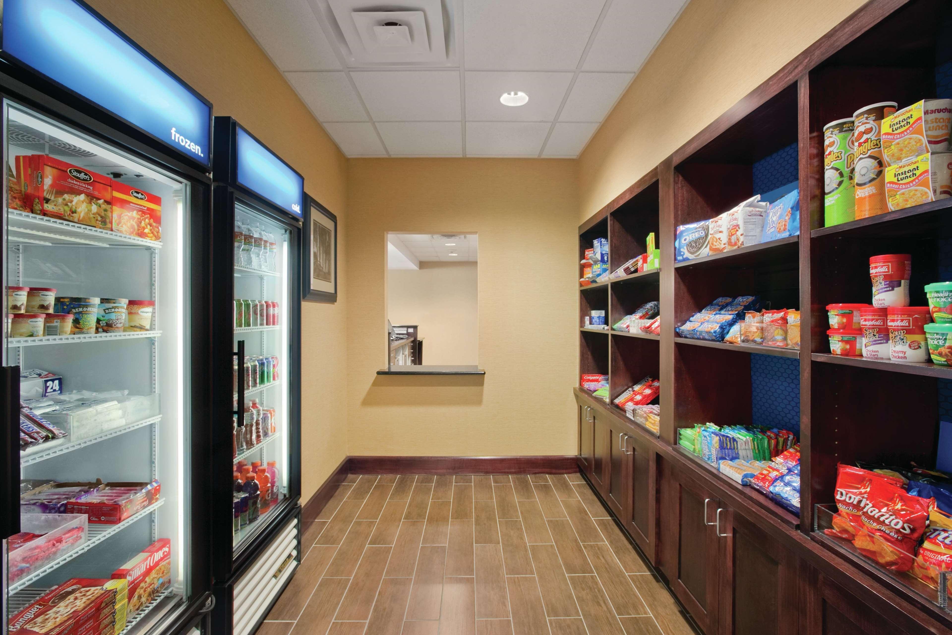 Hampton Inn & Suites Millington Restoran foto